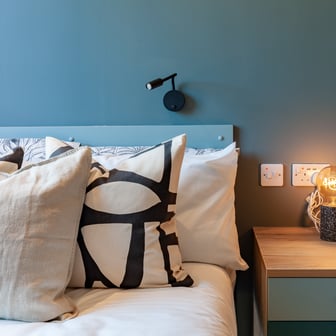Premium En Suite City View - Image 3
